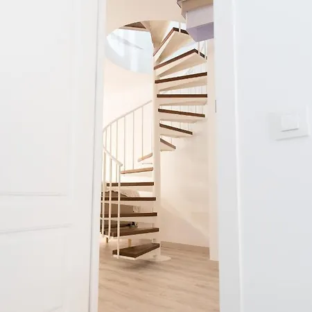 Appartement Spiral Stairs Duplex